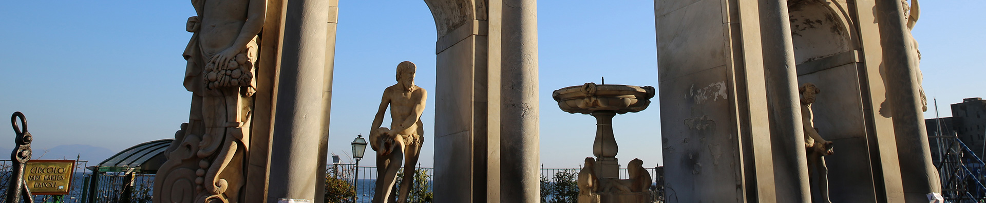 Monumento sul Lungomare di Mergellina