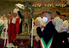 Si rinnova il prodigio della liquefazione del sangue di San Gennaro