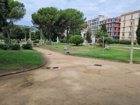 Manutenzione del verde orizzontale nel mese di agosto 2022