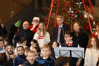 "Giocattolo sospeso" nell'androne di Palazzo San Giacomo la consegna dei doni