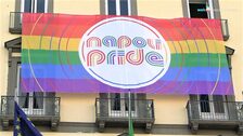 Il corteo del Pride colora le strade di Napoli