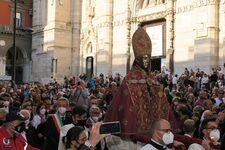 Un momento della celebrazione al Duomo e della processione