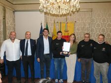 L’Assessore allo Sport e alle Pari Opportunità Emanuela Ferrante ha premiato le atlete e gli atleti della "Waterpolo Napoli Lions"