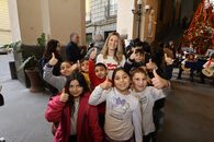 "Giocattolo sospeso" nell'androne di Palazzo San Giacomo la consegna dei doni