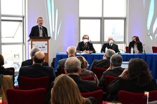 Una immagine dell'incontro alla stazione marittima di Napoli