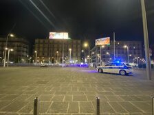 Piazza Garibaldi, presidio dei vigili insieme a forze dell'ordine contro degrado e abusivismo: sequestrati 700kg di merce