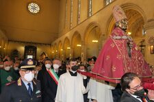 Un momento della celebrazione al Duomo e della processione