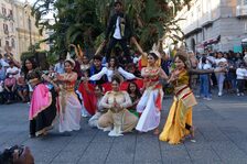 Una foto della festa per la pace a piazza Dante